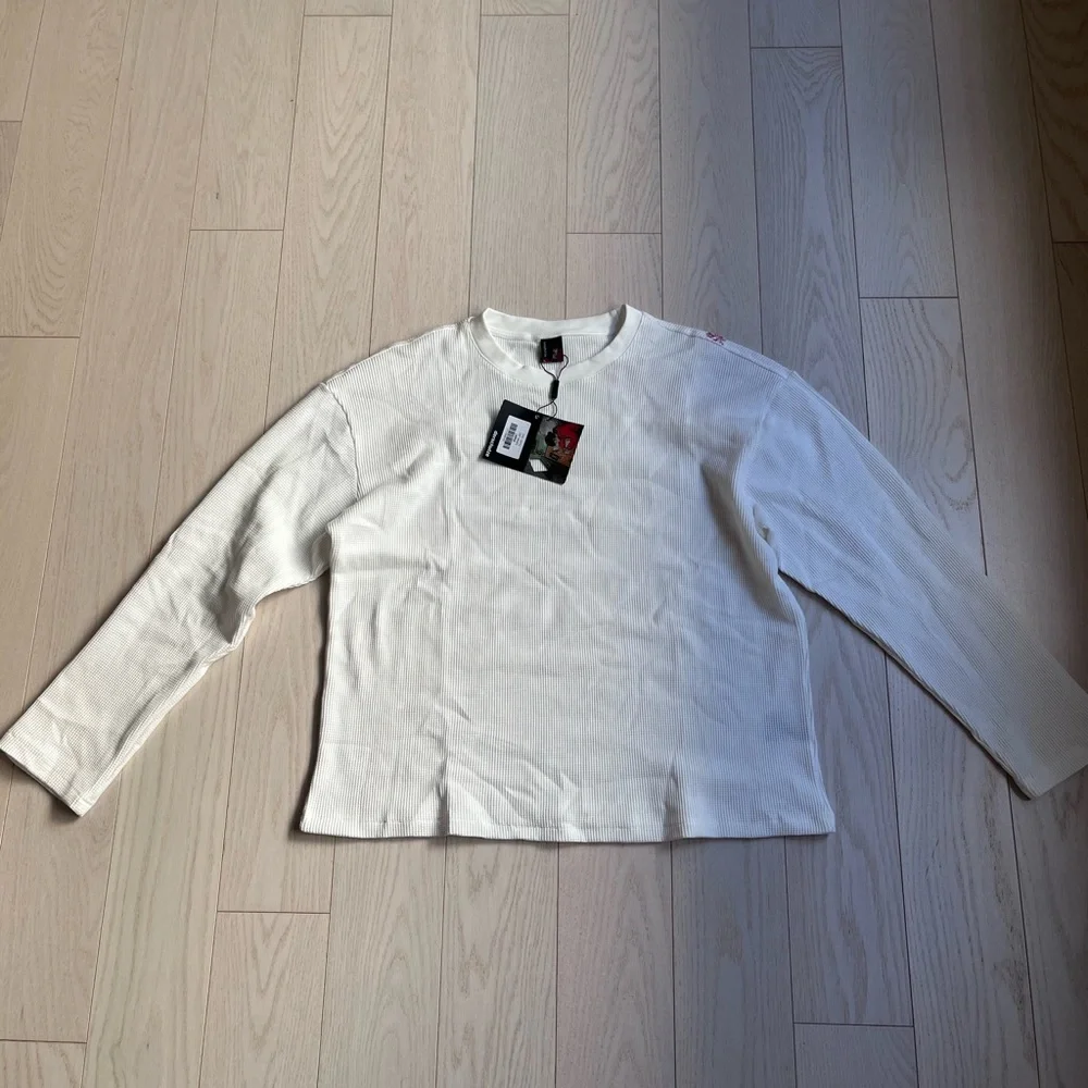 Derschutze “Blossom” Waffle Longsleeve (BRAND NEW) - Picture 4 of 5